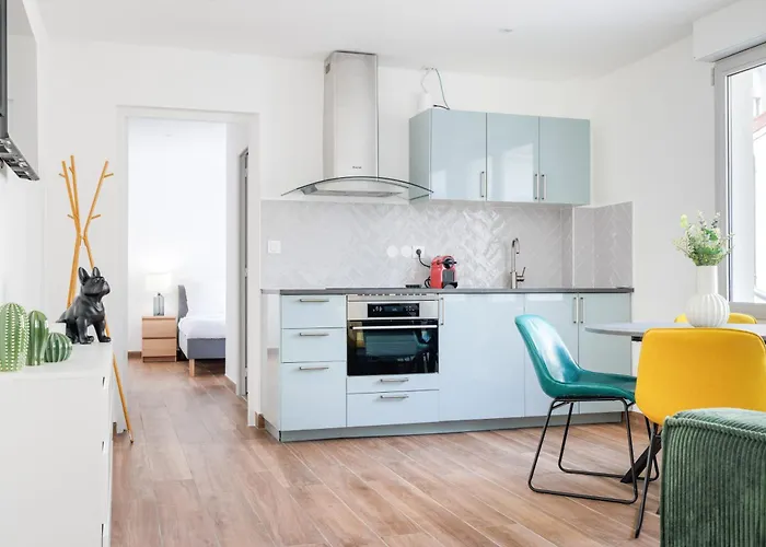 Perfect Flat For 4 People #7