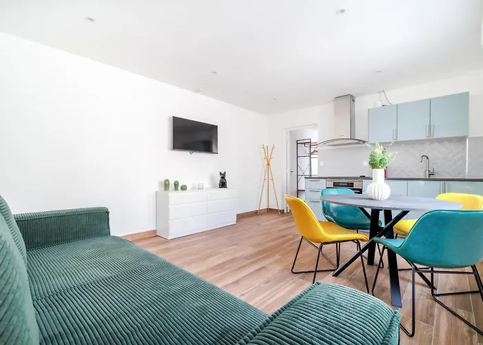 Perfect Flat For 4 People #7